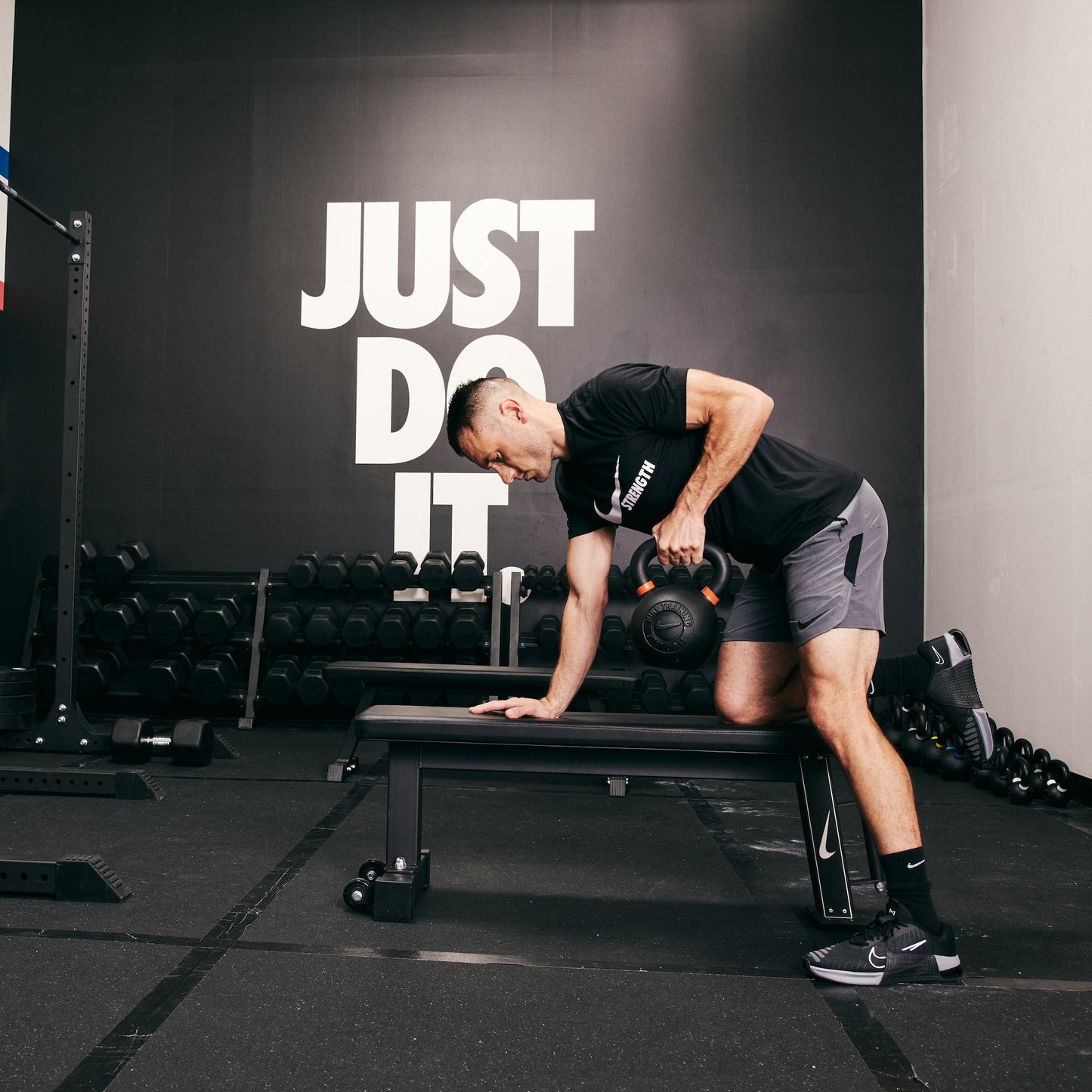 Nike Rolling Weight Bench - Black