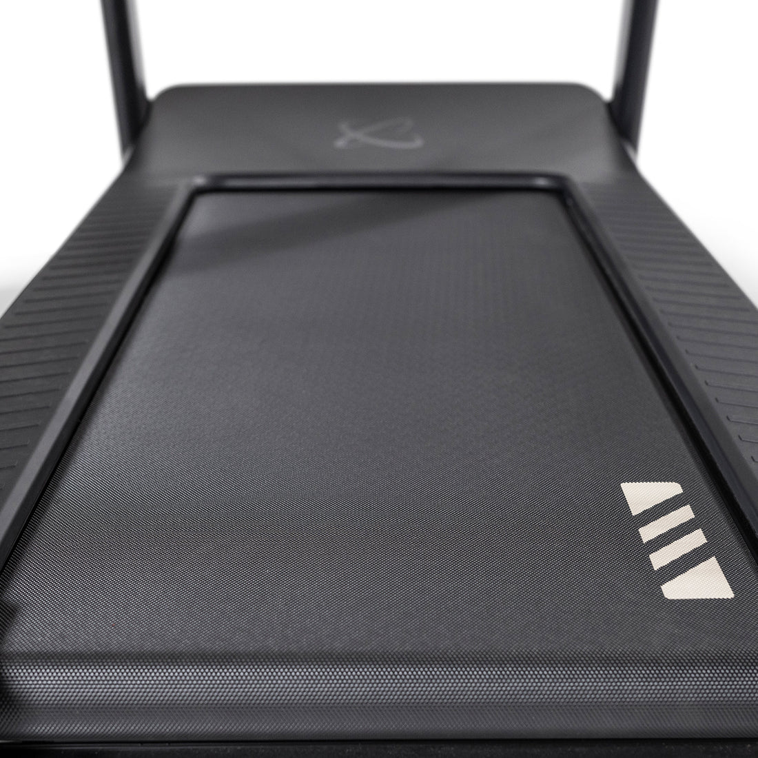 Série Inspire – Tapis de course T7 avec écran LED de 15 po