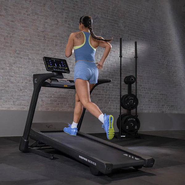 Série Inspire – Tapis de course T5 avec écran LED 15 po