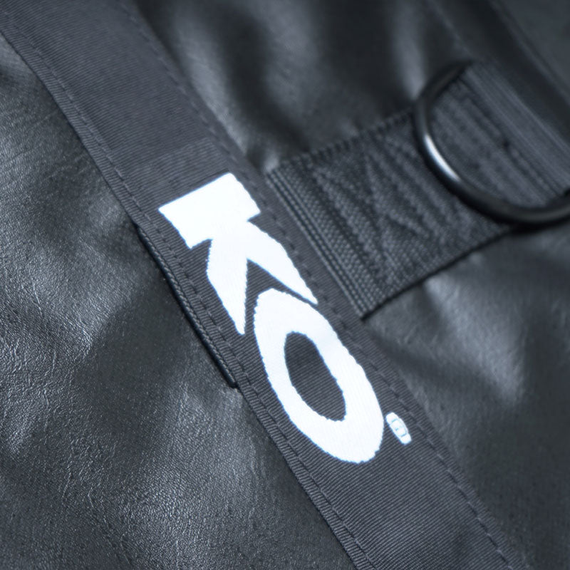 KO POIDS LOURD SAC DE FRAPPE 100LBS COQUE PVC HAUT DE GAMME NON REMPLIE